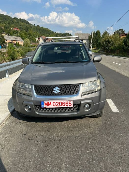 Suzuki Grand Vitara 2008 • 4x4 cu reductor • Cutie manuală