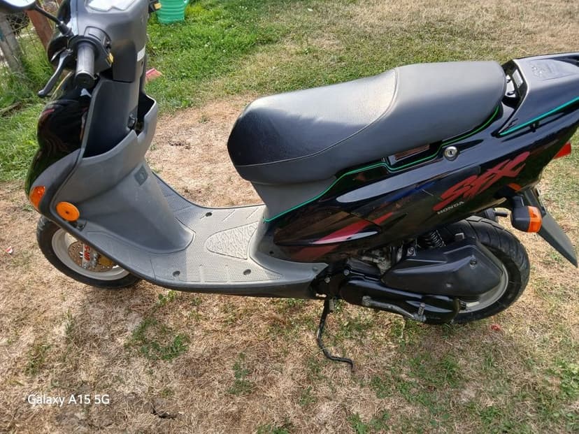 Scuter   honda 50 cm
