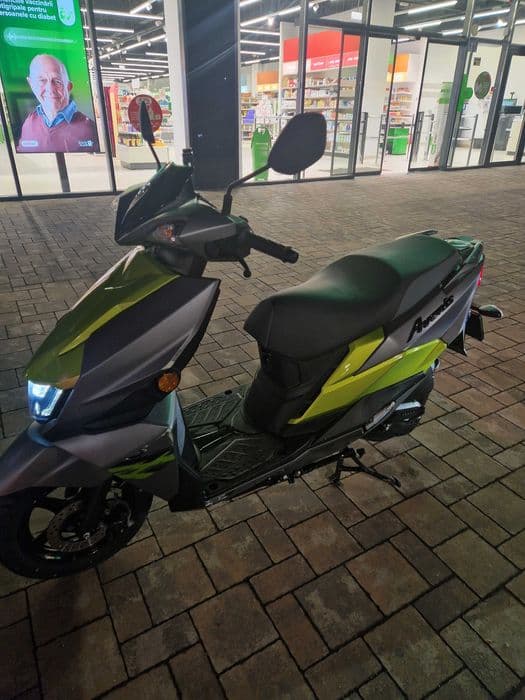 Vand scuter suzuki Avenis 125