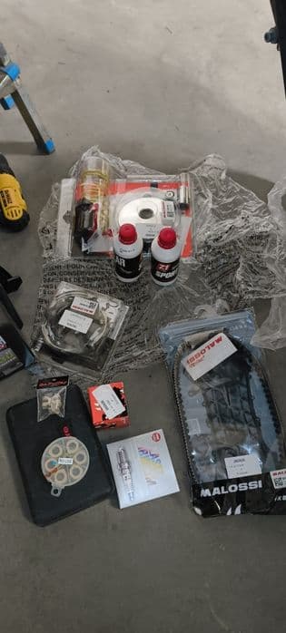 Aprilia SR200 GT '23 Malossi Schimb cu naked