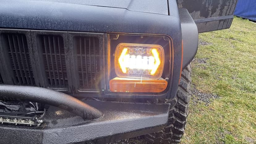 Faruri led pentru Jeep Cherokee XJ – 4 bucăți