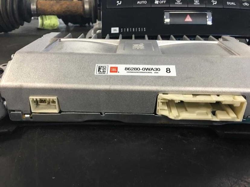 navigatie originala  toyota land cruiser j 200 2014