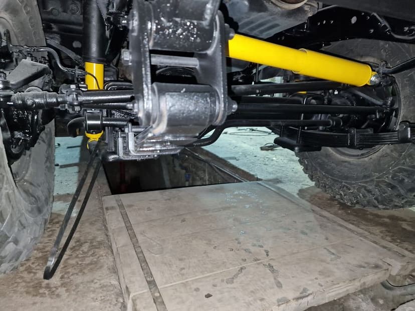 Vând/schimb Toyota Land Cruiser HZJ73