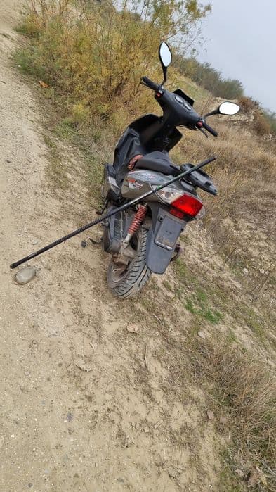 De vânzare scuter cu acte