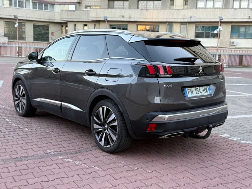 Peugeot 3008. 4X4. 300 Cp. Plug-In Hybrid. Carte RAR. Omologare cârlig