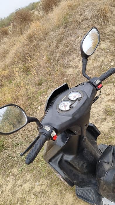 De vânzare scuter cu acte