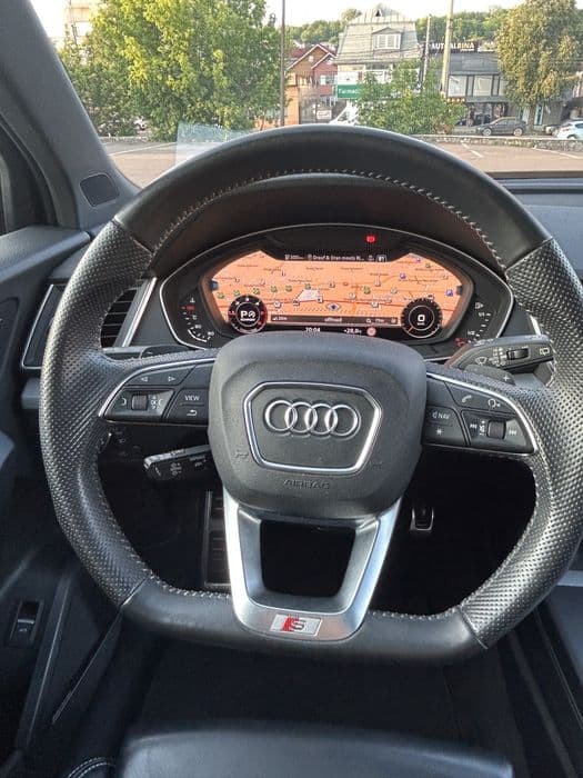 Vand Audi Q5 / ofer factura pe masina
