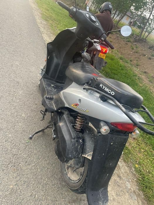 Vând scuter kymco agility50 4T