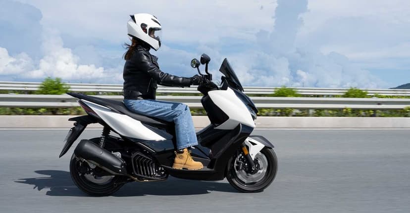 Scuter ABS + TCS Zontes D125, 15 CP cel mai puternic, Rate ! Permis B.