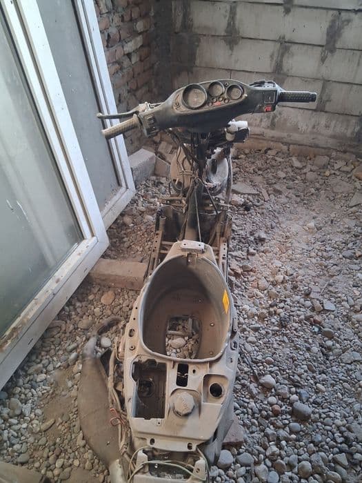 Vînd scuter piagio.