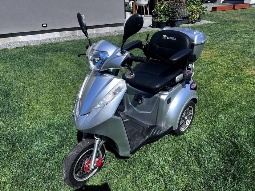 Motociclu electric Econelo pt batrani scuter scooter pers dizabilitati