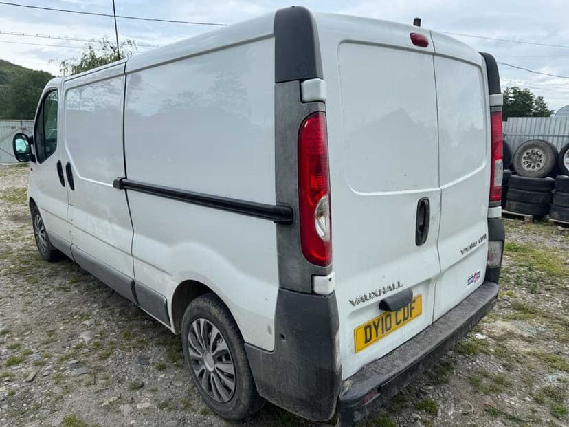 Dezmembrari Dezmembrez Piese piesa Dez Opel Vivaro 2.0 d M9Rm786 2010