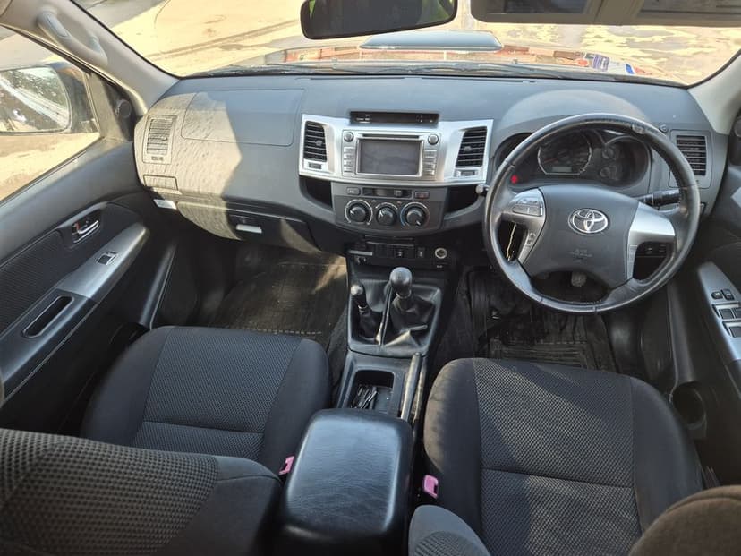 Dezmembrez Toyota Hilux 2KD-FTV 2.5 Euro 5 2012-2016