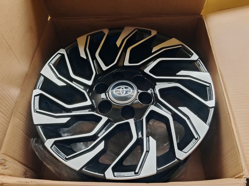 Vand jante de aliaj pentru Toyota Hilux , Land Cruiser pe 18