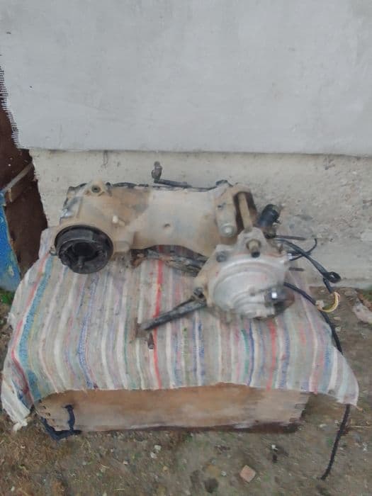 Vând scuter benelli pentru piese defect