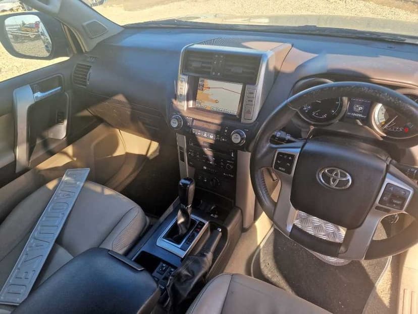 dezmembrez dezmembrari toyota land cruiser j150 an 2013 7 locuri