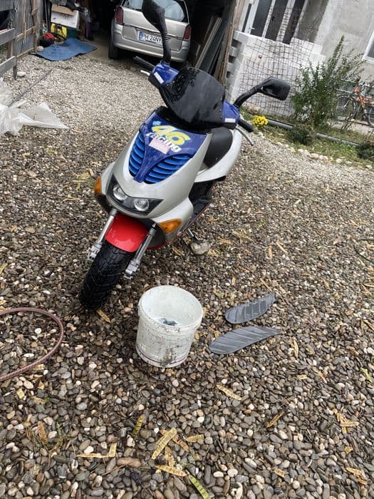 Vand sau schimb cu cross 150cc,Scuter aprilia sr50 cu acte,