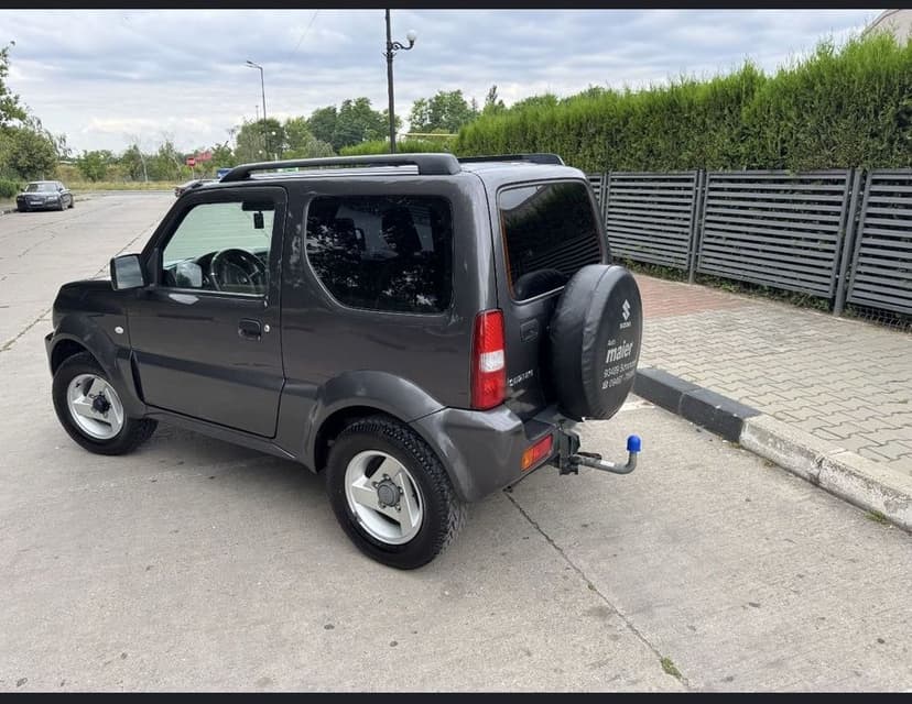 Suzuki Jimny Primul proprietar în RO, importată din Germania.