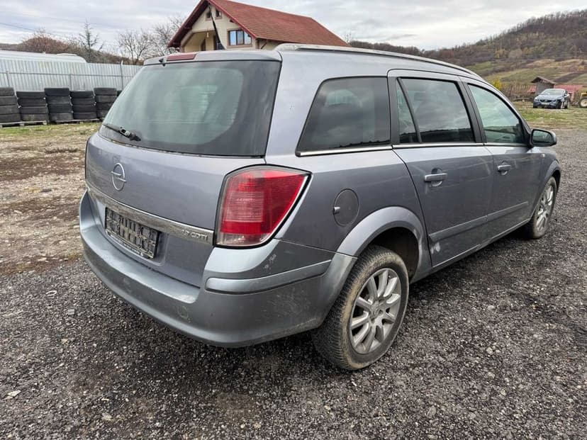 Dezmembrari Dezmembrez Piese piesa Dez Opel Astra H Z19DT 120cp break