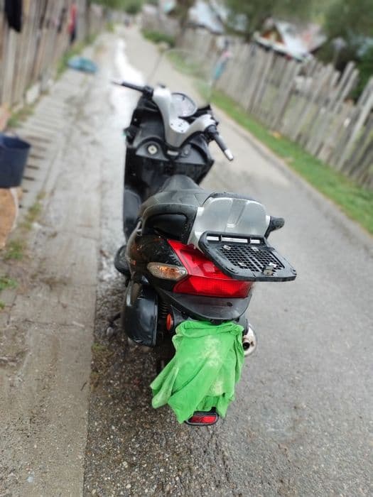 Vând KYMCO 125S porneste la sfert de cheie