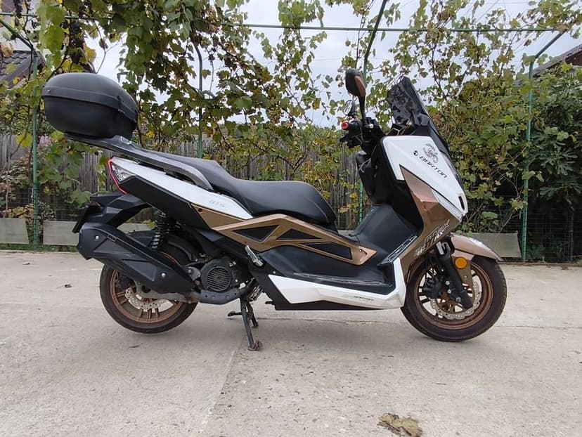 Vând scuter Barton B max 125.