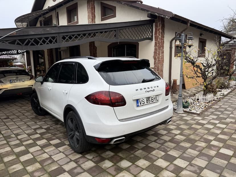 Porsche cayenne 3.0 V6 245 CP