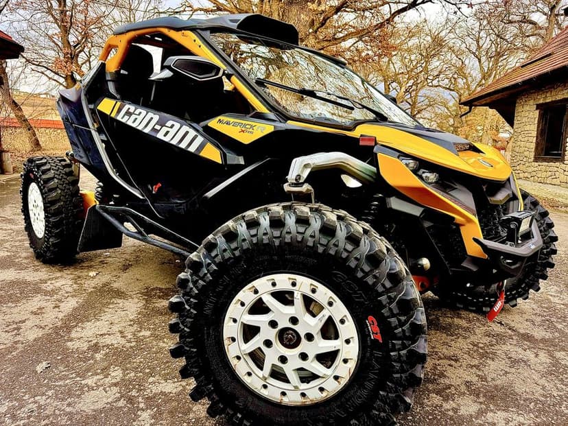Can Am maverick R XRS