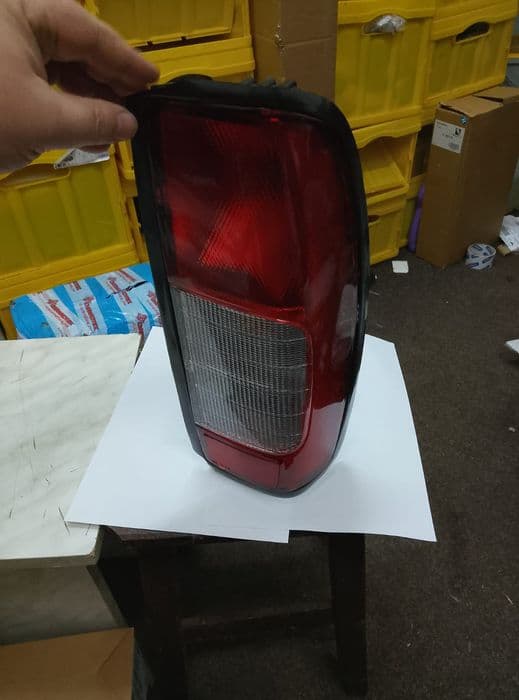 Lampa stop dreapta nissan navara d22