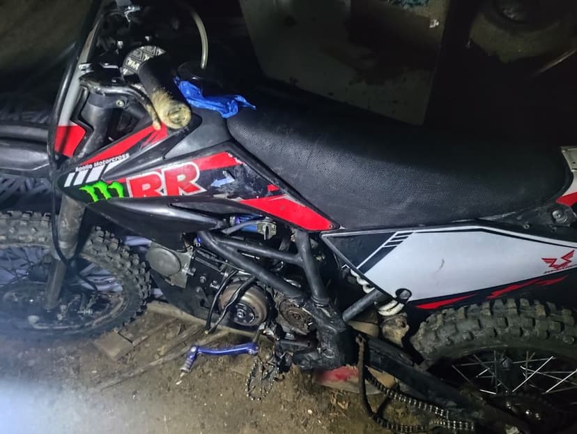 Vând sau schimb cross 125 defect