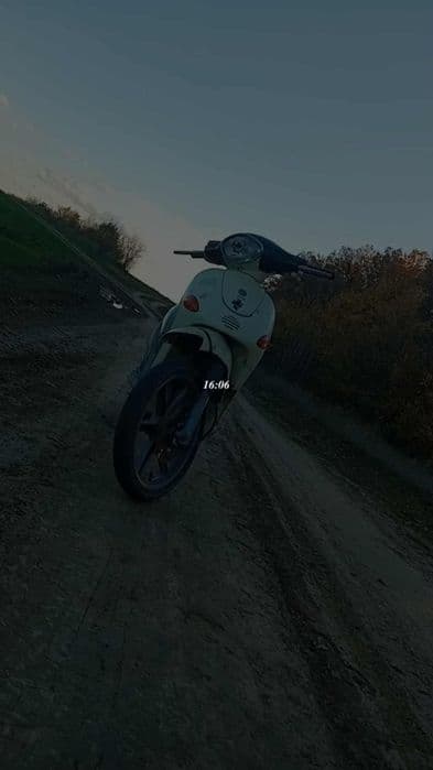 Vând sau schimb scuter Piaggio Liberty 50