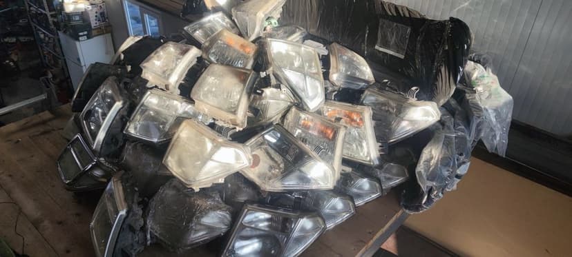 Maner oblon usa spate nissan navara  pathfinder