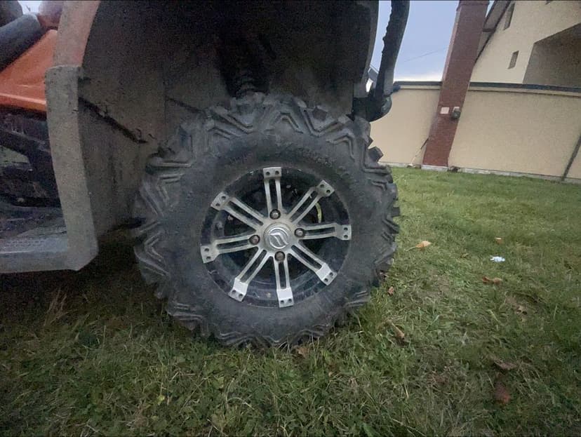 Atv CF MOTO 450s mai multe detalii în descriere.