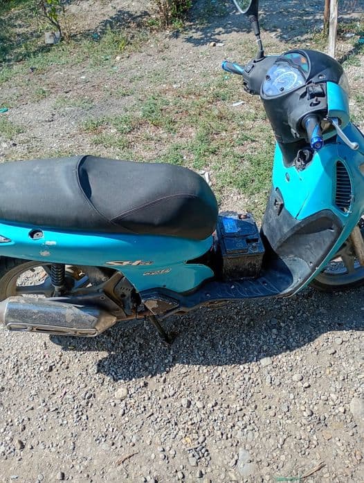 Vând sau schimb scuter 125 honda sh pe injecție