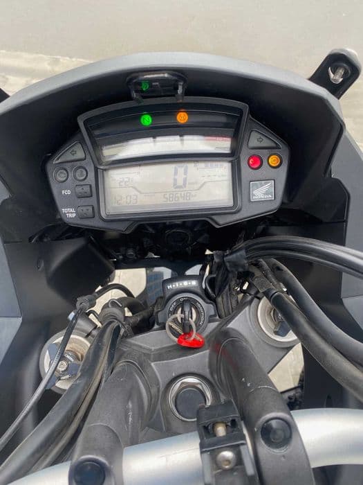 Motocicleta Honda VFR1200XD Crosstourer.