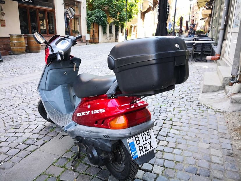 SCUTER 125 cmc Stare buna, Se poate conduce cu Categoria B125