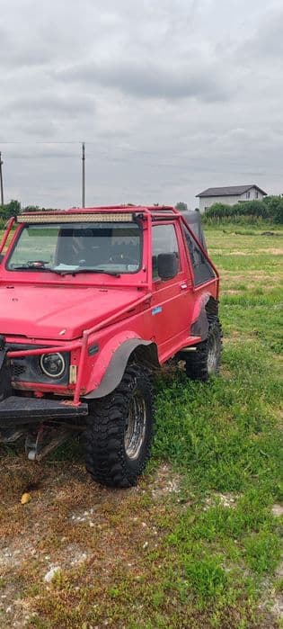 Vând samurai cu motor de 1.6 8 v vitara