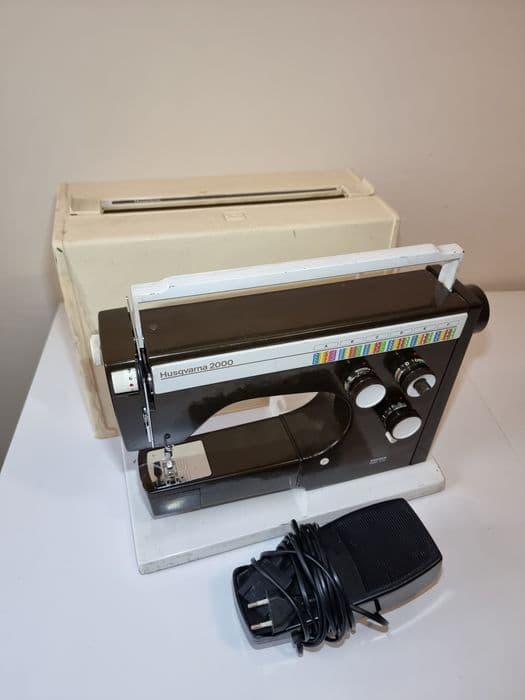 Mașină de cusut Husqvarna 2000 (Viking) 6440