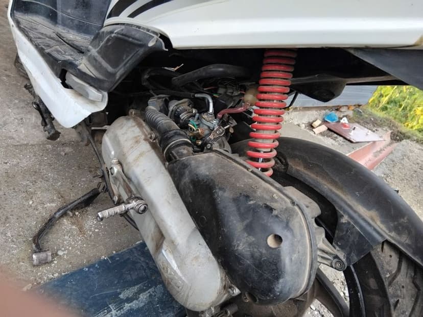 Vand scuter sym jet 4r nu pornește pret 250euro nu pornește