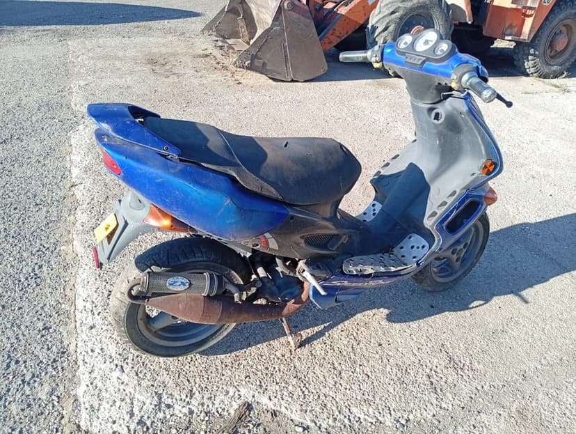 Vînd scuter Peugeot .