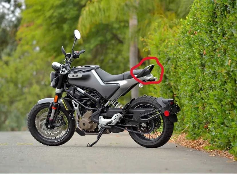 Husqvarna Svartpilen 401 pentru cat. A2