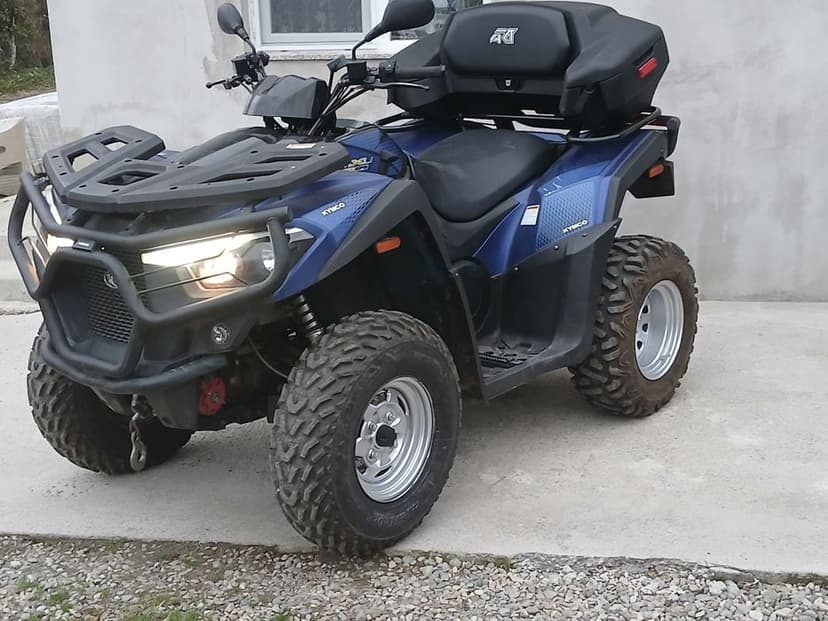 Vând atv marca kymco 550c