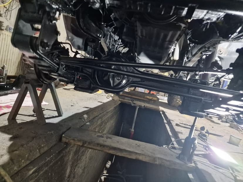 Vând/schimb Toyota Land Cruiser HZJ73