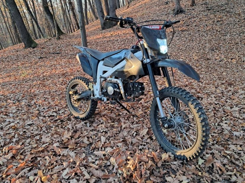 Vand cross 125cc aproape nou,cititi descrierea