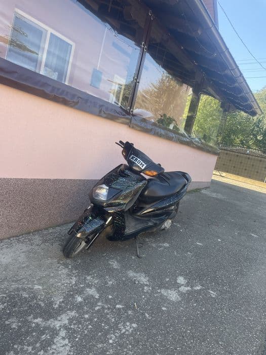 Vand scuter 125 4t cu acte