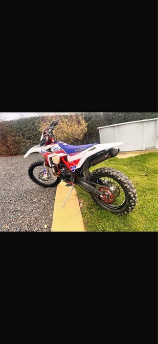 Motivicleta Enduro  BETA 300 cm, RR ,  RACING EDITION  2019