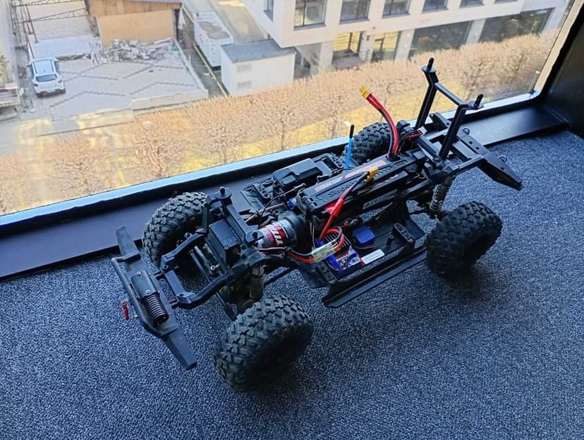 Traxxas TRX-4 Scale 1/10 Crawler TQi Land Rover Defender Albastru