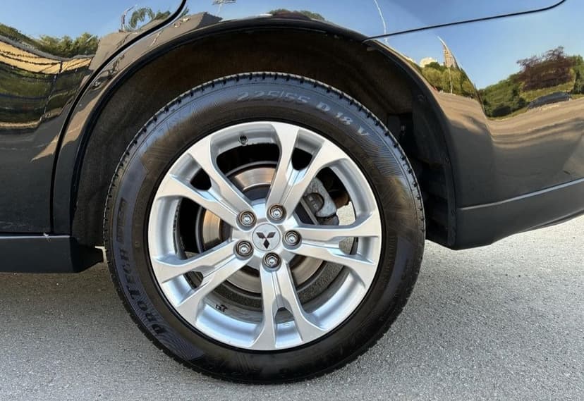 Vând urgent mitsubishi 2013