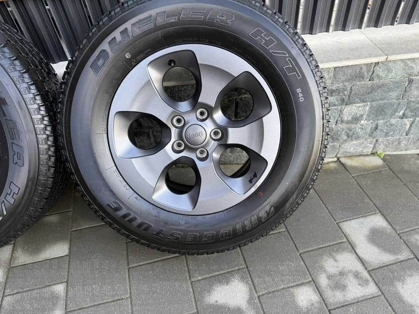 Jante noi, anvelope noi! 255 70 R18 Jeep  Wrangler 5x127