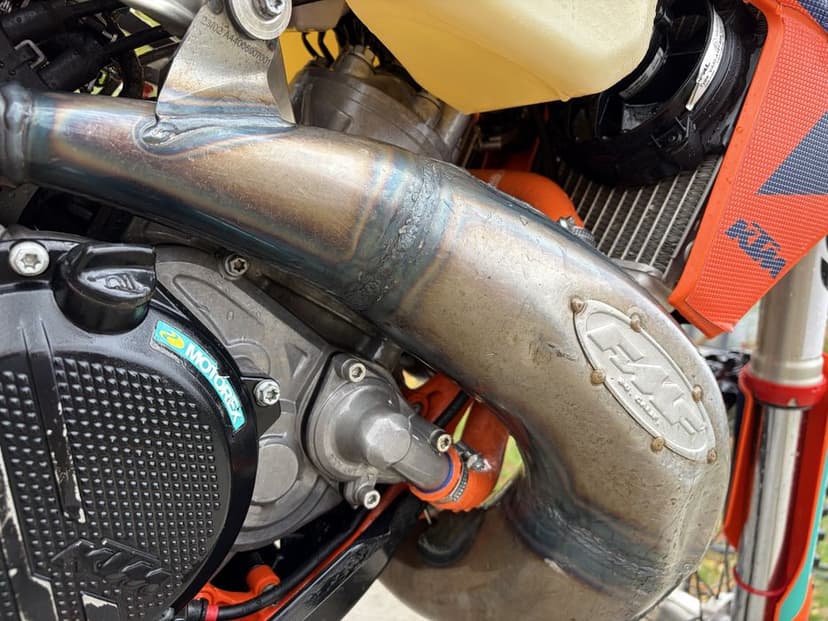 Ca nouă !!Ktm 300 Exc Tbi model 2024 Six days