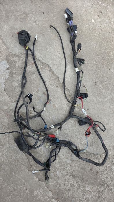 Vând piese yamaha yzf r125 gen1, sau toate piesele la 1000 lei!